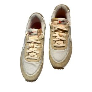 Nike Women's Waffle Debut Shoes Sneakers.